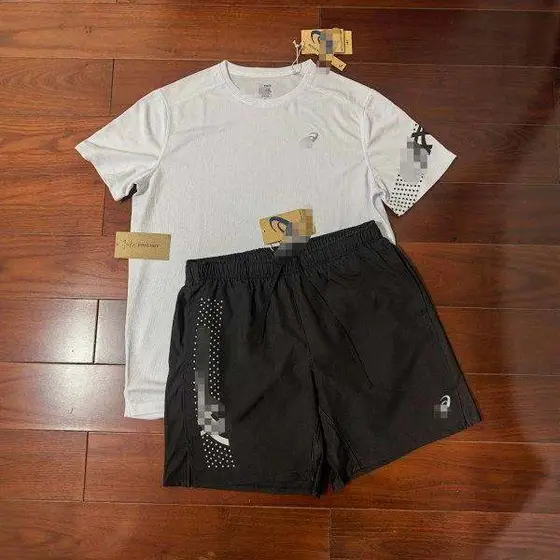 Asics T-shirt &amp; Shorts
